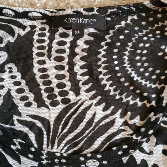 Karen Kane black and white mesh abstract print floral blouse size xl euc - Picture 2 of 5